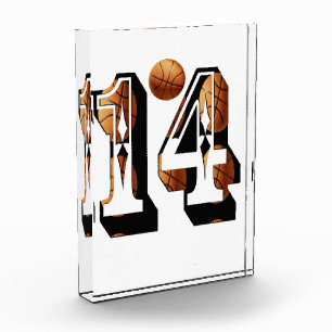 Basketballnummer 14 aus Basketballkörben, Fotoblock