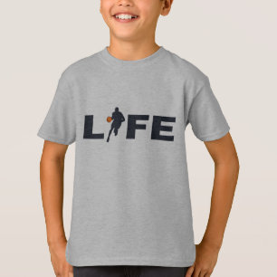 Basketballspieler mit orangefarbenem Ball tropfen T-Shirt