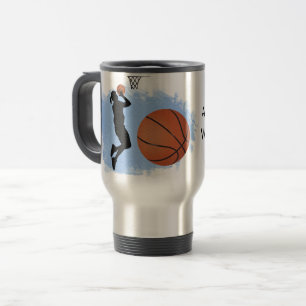 Basketballspielerin bereit den Ball zu versenken Reisebecher