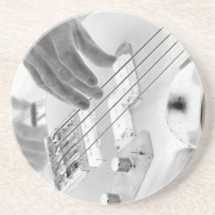 Bass-Spieler, Baß und Hand, negatives Bild Sandstein Untersetzer