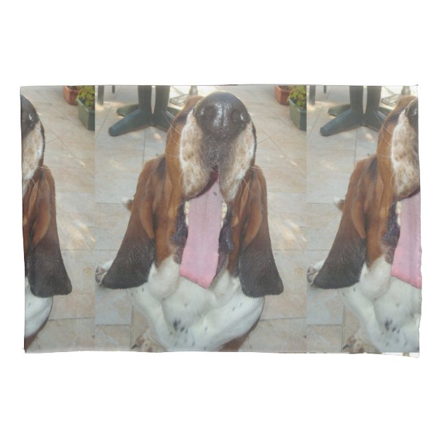 basset_hound-Gähnen Kissenbezug (Vorderseite-Links)