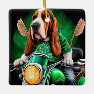 Basset Hound Hund fährt Fahrrad St. Patrick's Day Keramikornament