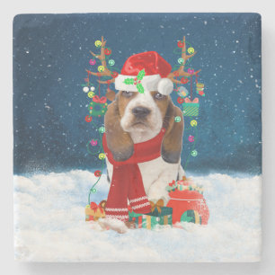Basset Hound Hund im Schnee mit Weihnachtsgeschenk Steinuntersetzer