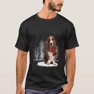 Basset Hound in den schneefreudigen Weihnachtsferi T-Shirt