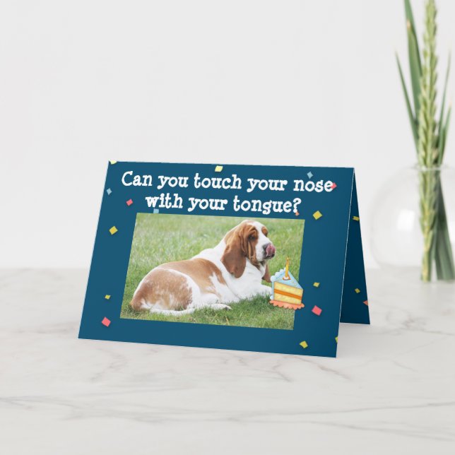 Basset Hound on Funny Birthday Card mit Cake & Nos Karte (Vorderseite)