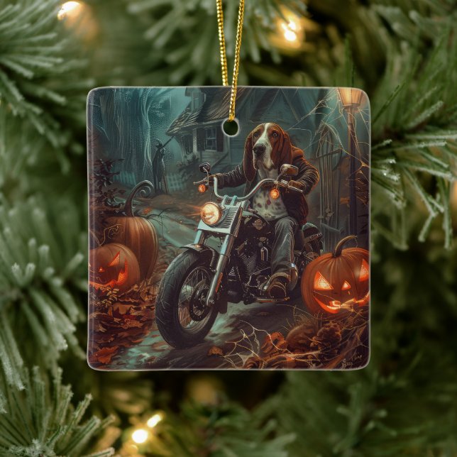 Basset Hound Riding Motorrad Halloween Beängstigen Keramikornament (Baum)
