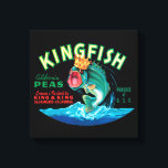 Bassfische mit Krone auf schwarzem Hintergrund Leinwanddruck<br><div class="desc">Dieses Vintage Kratetikett eines Bassfisches mit einer Krone auf schwarzem Hintergrund wird jedem Vintagen Kunstliebhaber gefallen. Es ist eine Werbung für KingFish Peas. Die Farben sind sehr lebendig und scharf. Wählen Sie dieses Bild noch heute für Ihr Produkt aus.</div>