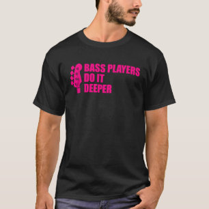 Bassspieler  Coole Gitarrenspieler machen es tiefe T-Shirt