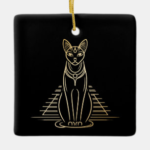 Bastet, ägyptische Katzengöttin vor einer Pyramide Keramikornament