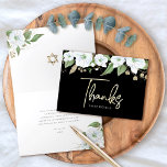 Bat Mitzvah Black Gold Script Watercolor Floral Dankeskarte<br><div class="desc">Vergewissern Sie sich, dass Ihr Lieblings-Bat Mitzvah ihre Wertschätzung für alle, die ihre Meilenstein-Veranstaltung unterstützt! Verschicken Sie diese ausgeklügelte, personalisierte Dankeschön-Karte! Ein schicker, atemberaubender, weißer und goldener Glitzer mit floraler Aquarellfarbe mit Imitaten, Goldfolien-Schrift Typografie und weißer San-Serifenart überlagert einen dramatischen schwarzen Hintergrund. Zusätzliche Aquarellfarben-Blume und ein Goldstar von David, zusammen...</div>