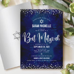 Bat Mitzvah Modern Navy Silver Glitzer Foil Skript Einladung<br><div class="desc">Seien Sie stolz, freuen Sie sich und präsentieren Sie diesen Meilenstein Ihres Lieblings-Bat Mitzvah! Versenden Sie diese atemberaubende, moderne, raffinierte, personalisierte Einladung für eine Veranstaltung, an die Sie sich erinnern können. Graphische Imitate Silber-Folie Kalligraphie Drehbuch, Star of David, und Glitzer Confetti, überlagern einen reichen, dramatischen, marineblauen Aquarellhintergrund. Ein Imitat silberner...</div>