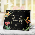 Bat Mitzvah Tropical Floral Watercolor Schwarzes G Dankeskarte<br><div class="desc">Vergewissern Sie sich, dass Ihr Lieblings-Bat Mitzvah ihre Wertschätzung für alle, die ihre Meilenstein-Veranstaltung unterstützt! Verschicken Sie diese ausgeklügelte, personalisierte Dankeschön-Karte! Stilvolle, atemberaubende, farbenfrohe, tropische Wasserfarbenvögel paradiesischer Blume, Imitate goldgeschriebenes Drehbuch, Star of David und Glitzer Punkte, zusammen mit dem weißen, modernen Sans Serif Typ, überlagern einen raffinierten, dramatischen, schwarzen Hintergrund....</div>