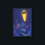 Bat Signal Over Gotham Leinwanddruck<br><div class="desc">Diese eindrucksvolle Grafik erfasst Batman, während er Gotham City unter dem Glanz des ikonischen Bat-Signals überwacht. Set gegen einen dramatischen Nachthimmel, die lebhaften Gelb- und Blues schaffen einen krassen Kontrast, was die sich ausbreitende, beleuchtete Skyline der Stadt und die Silhouette des gekaperten Kreuzfahrers stehend Wachsamkeit auf einem Dach unterstreicht. Das...</div>