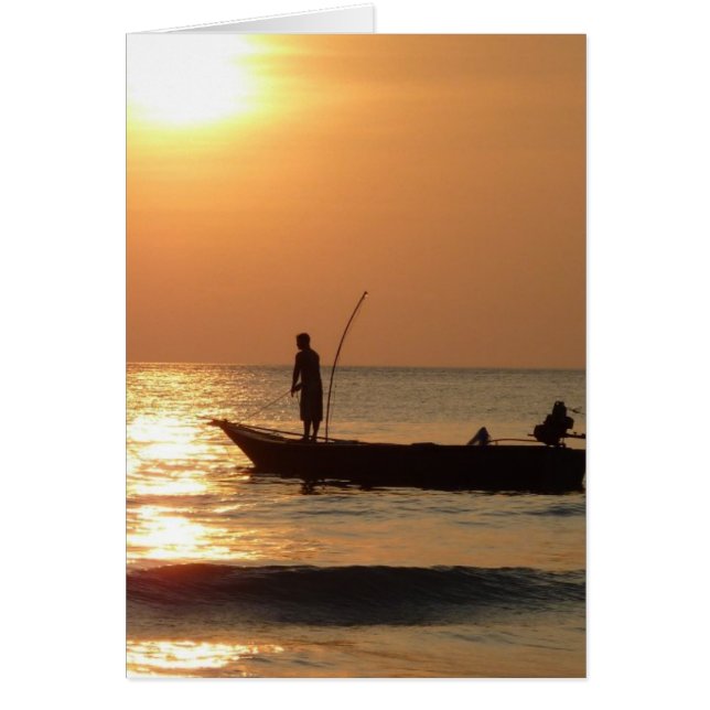 Bateau de pêche et coucher de soleil (Devant)