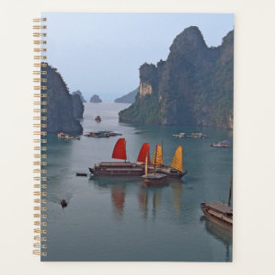 Bateaux à voile à Ha Long Bay - Vietnam, Asie
