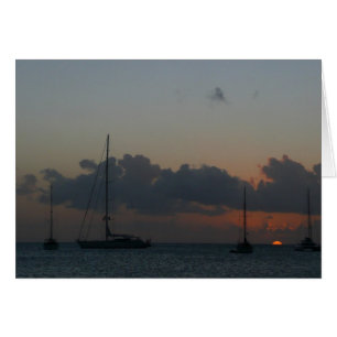 Bateaux à voile dans Sunset Tropical Seascape