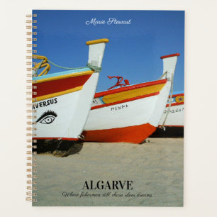 Bateaux de pêche sur la plage de l'Algarve Photo