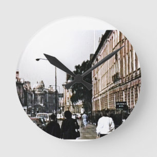 Bath 1986 snap-0590a jGibney The MUSEUM Zazzle Gif Runde Wanduhr