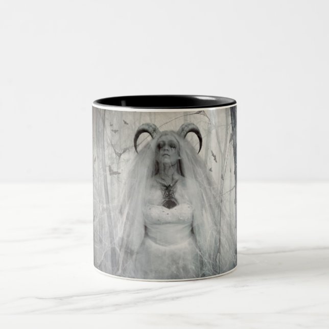 Bathorys Auferstehung Zweifarbige Tasse (Mittel)