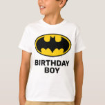 Batman | Birthday Boy T-Shirt<br><div class="desc">Lassen Sie den Geburtstagsjungen sich mit diesem Batman Birthday Boy T - Shirt wie ein echter Superheld fühlen! Dieses Shirt mit dem ikonischen Bat-Logo und feinem, dynamischem Text eignet sich hervorragend zum Feiern. Aus weichem, hochwertigem Stoff gefertigt, ist es für den ganzen Tag bequem und sorgt für eine lustige, heroische...</div>