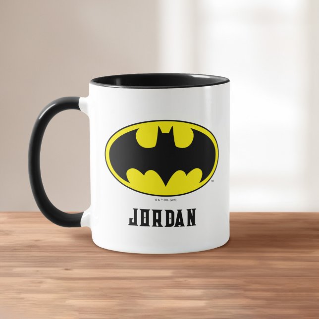 Batman Symbol | Becken-Oval-Logo | Name hinzufügen Tasse (Mug on table)