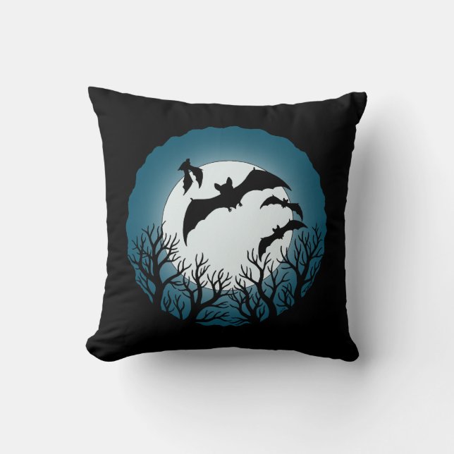 Bats and Trees Against the Moon Kissen (Vorderseite)
