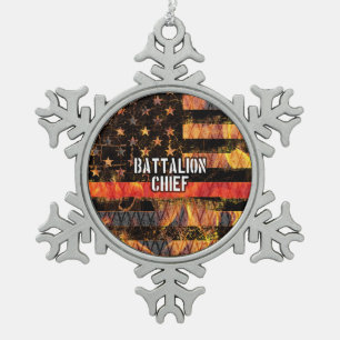 Battalion Chief Firefighter Flag Schneeflocken Zinn-Ornament