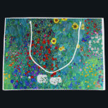 Bauerngarten mit Sonnenblumen, Gustav Klimt Große Geschenktüte<br><div class="desc">Gustav Klimt (14. Juli 1862 - 6. Februar 1918) war ein österreichischer symbolischer Maler und einer der prominentesten Mitglieder der Wiener Sezessionsbewegung. Klimt ist bekannt für seine Gemälde, Wandgemälde, Skizzen und andere Kunstobjekte. Neben seinen figurativen Werken, die Allegorien und Portraits enthalten, malte er Landschaften. Unter den Künstlern der Wiener Sezession...</div>