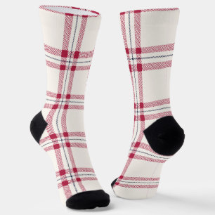 Bauernhaus kariert von weißer und roter Hand gezei Socken