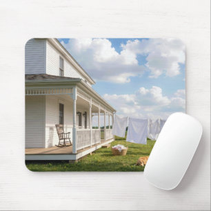 Bauernhaus mit Wäscheleine und Hund Mousepad