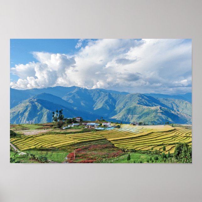 Bauernhof in den bhutanischen östlichen Bergen - H Poster (Vorne)