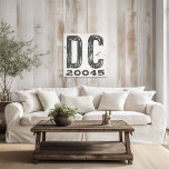 Bauernhof Rustikaler Staat Zip Code DC Leinwanddruck<br><div class="desc">Dieses rustikale Schild ist eine einfache Möglichkeit,  Ihre Liebe für Zuhause anzuzeigen. Die Postleitzahl kann mit jeder beliebigen Postleitzahl im Staat personalisiert werden. Macht ein großartiges Geschenk. Erstellt von der einfachen Farmhouse Press.</div>