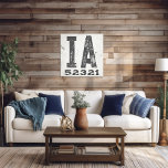 Bauernhof Rustikaler Staat Zip Code Iowa Leinwanddruck<br><div class="desc">Dieses rustikale Schild ist eine einfache Möglichkeit,  Ihre Liebe für Zuhause anzuzeigen. Die Postleitzahl kann mit jeder beliebigen Postleitzahl im Staat personalisiert werden. Macht ein großartiges Geschenk. Erstellt von der einfachen Farmhouse Press.</div>