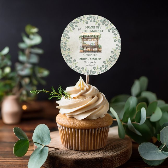 Bauernmarktplatz Begrüßungsstand Brautparty Runder Aufkleber ("She's Fresh Off the Market" Farm Stand and Eucalyptus Farmer's Market Bridal Shower Favor Stickers)