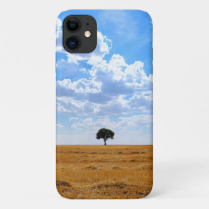 Baum auf einem geernteten Weizenfeld Case-Mate iPhone Hülle