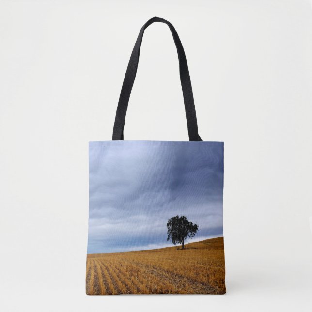 Baum auf einem Weizenfeld Tasche (Vorderseite)