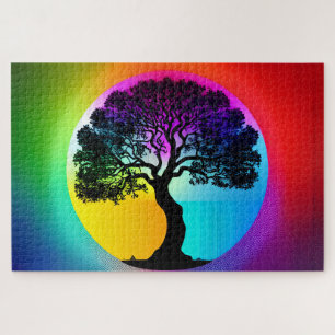 Baum des Lebens in der Mitte des Regenbogenkreises