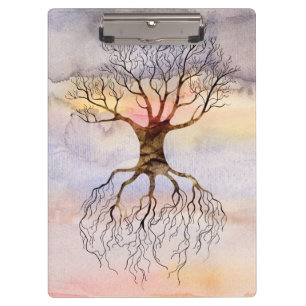 Baum gegen den Himmel Klemmbrett