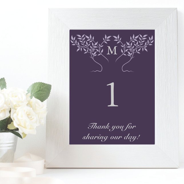 Baum von Lebenszweigen auf Eggplant Lila Tischnummer (Von Creator hochgeladen)