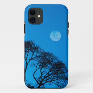 Bäume als Silhouetten vor Vollmond Case-Mate iPhone Hülle