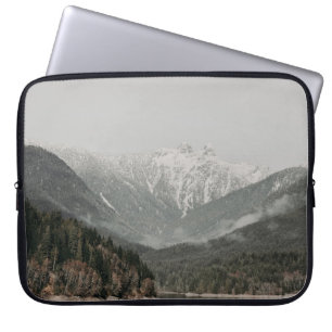 BÄUME UND BERGE LAPTOPSCHUTZHÜLLE