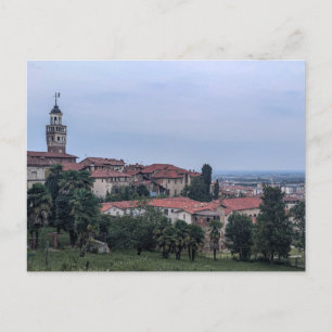 Bäume und Gebäude in der Stadt gegen den Himmel Postkarte