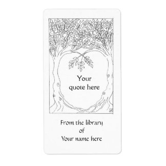 Bäume wachsen zusammen mit Buchplättchen