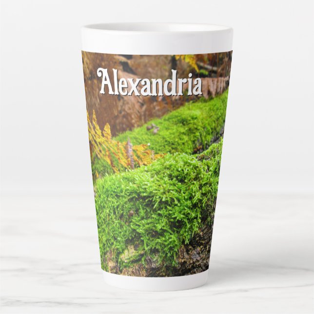 Baumrinde im Herbstmoos - große Personalisierte Milchtasse (Vorderseite)