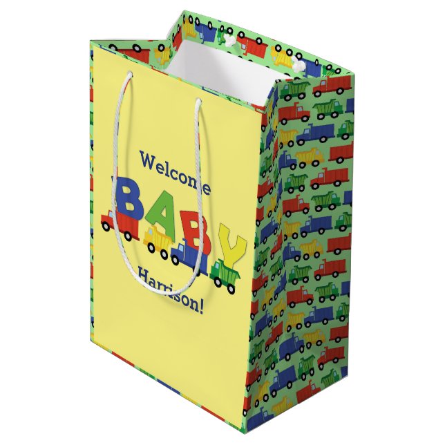 Baustumpf Truck Baby Shower Boy Mittlere Geschenktüte (Rückseite Schrägansicht)