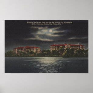 Bay Pines, Florida - Mondlichtansicht Krankenhaus Poster