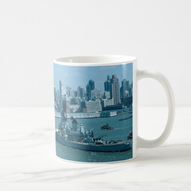 BB-61 "USS Iowa", New- Yorkhafen, USA Kaffeetasse (Rechts)
