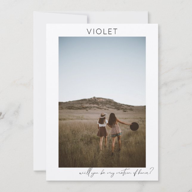Be My Matron of Honor Foto Vorschlag Calligrafy V Einladung (Vorderseite)