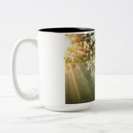 "Be the Change: Inspirier Transformation" Zweifarbige Tasse