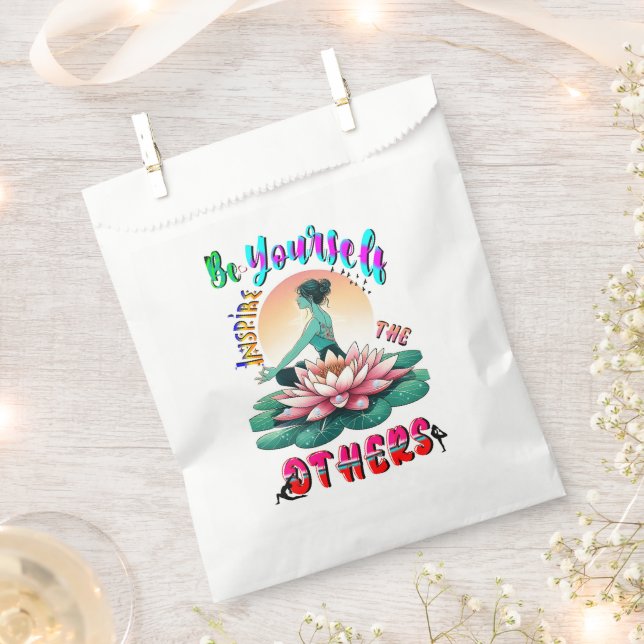 Be Yourself Inspire The Others Geschenktütchen (Ausgeschnitten)